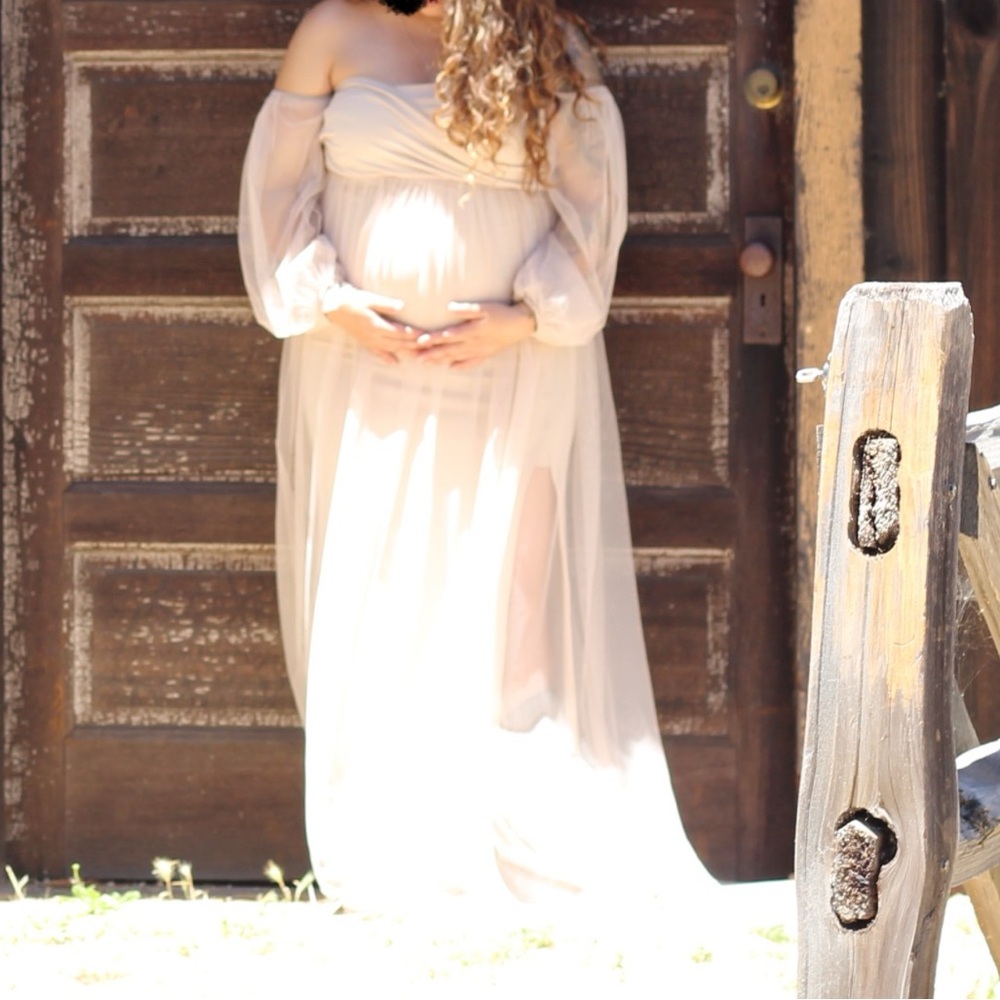 Sweetheart Maternity Dress - Photoshoot & Baby Shower Gown - Picture 10 of 10